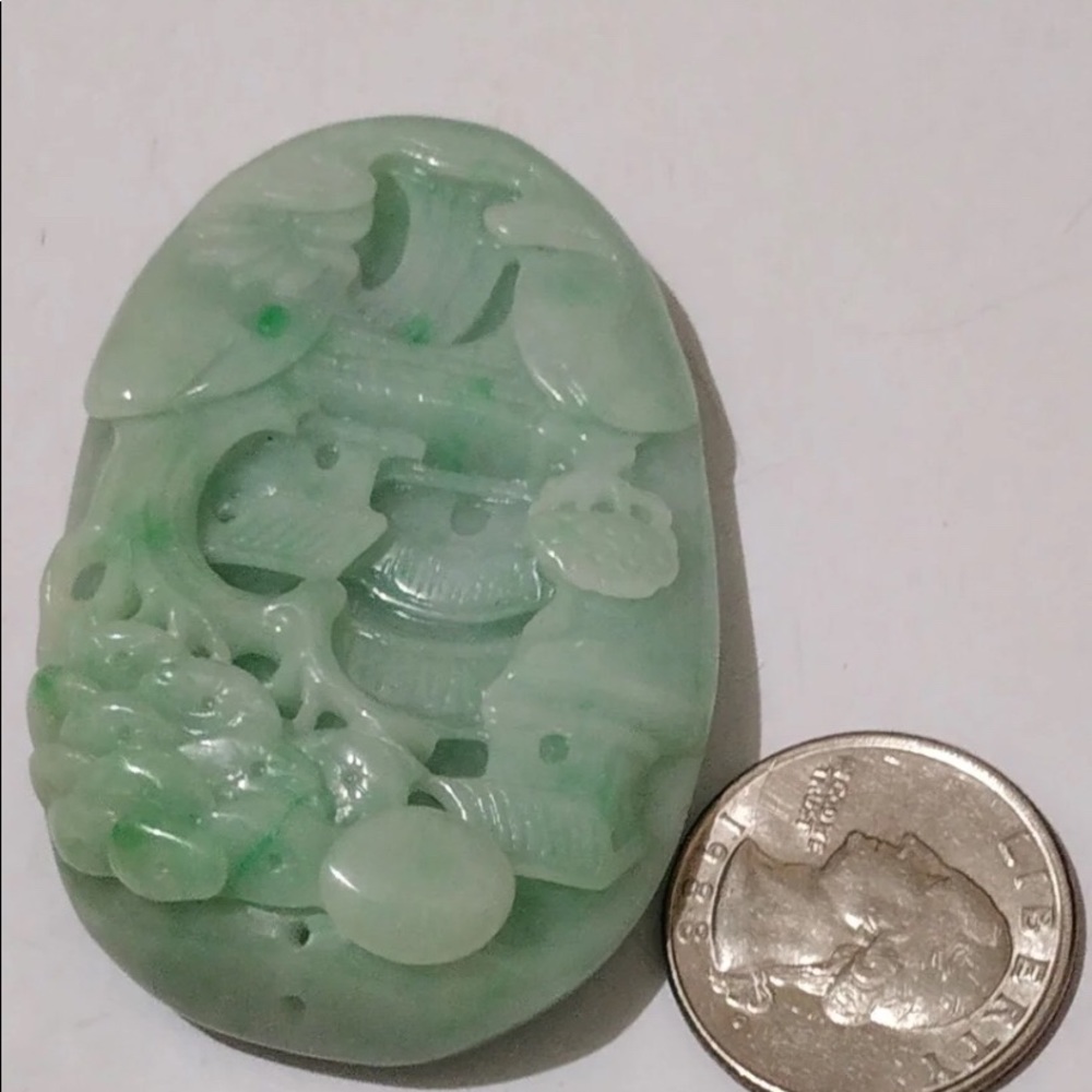 Certificate type A authentic green jade pendant